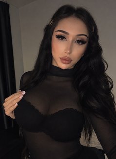 Roya - Acompañantes transexual in Dubai Photo 11 of 13
