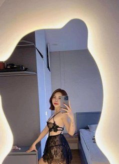 Roya - puta in Dubai Photo 1 of 5