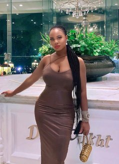 Royal - escort in Noida Photo 4 of 4