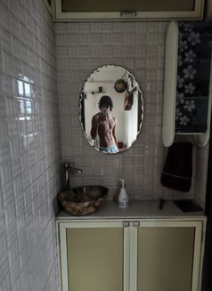 Royce - Male escort in Mumbai Photo 2 of 3
