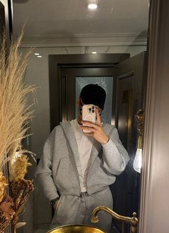 Roymassage - Male escort in Al Manama Photo 12 of 16