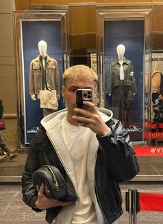 Roymassage - Male escort in Al Manama Photo 16 of 16