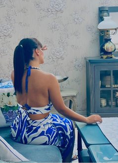 Roza - puta in Muscat Photo 9 of 18