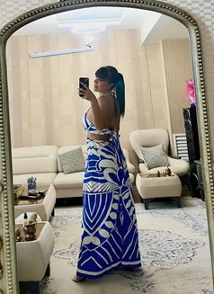 Roza - puta in Muscat Photo 11 of 18