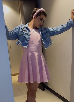 Roza - Transsexual escort in Beirut Photo 3 of 3