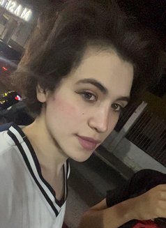 Roza - Transsexual escort in Beirut Photo 2 of 2