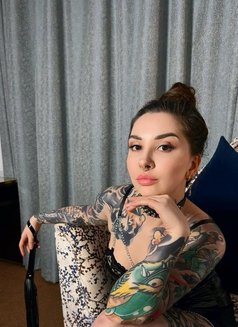 Roza - escort in Al Manama Photo 14 of 15