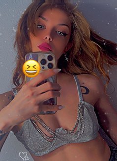 Rozaa - escort in Beirut Photo 1 of 10