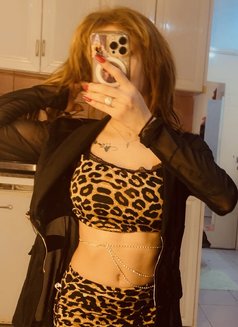 Rozaa - escort in Beirut Photo 2 of 10