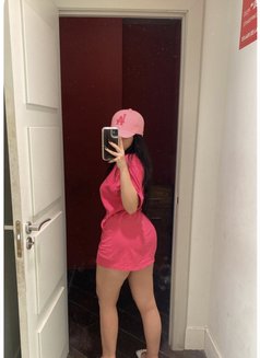 Roze Queen - escort in Amman Photo 1 of 2