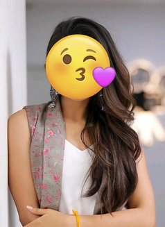 Rozi 🥰 - puta in Bangalore Photo 1 of 2