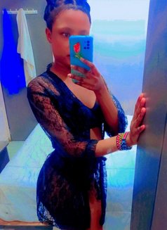Rozy - escort in Mumbai Photo 2 of 4