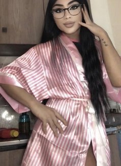 Rta - Acompañantes transexual in Beirut Photo 7 of 12