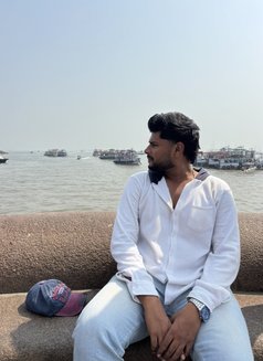 Ru Ru - Acompañantes masculino in Mumbai Photo 3 of 6