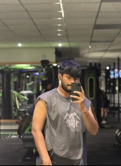 Ru Ru - Acompañantes masculino in Mumbai Photo 6 of 6