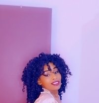 Rubbie - puta in Kiambu