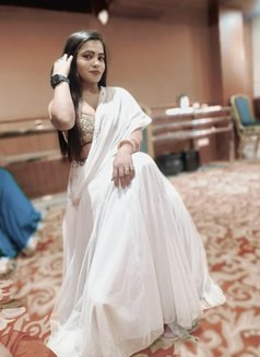 Rubhi - escort in Gurgaon Photo 2 of 4
