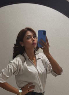 Rubi - puta in Dubai Photo 2 of 3