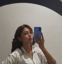 Rubi - puta in Dubai