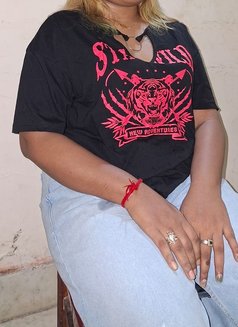 Rubi - escort in Vadodara Photo 2 of 5