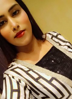 Rubi - puta in Karāchi Photo 4 of 6