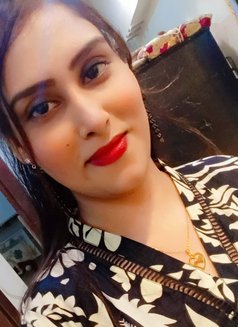 Rubi - puta in Karāchi Photo 5 of 6