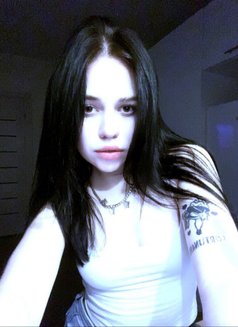 Rubi - escort in Hong Kong Photo 5 of 12