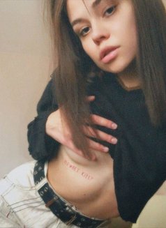 Rubi - escort in Hong Kong Photo 8 of 12