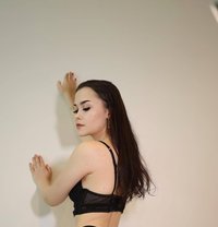 Rubi - puta in Dubai Photo 1 of 9