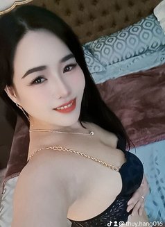 Rubi - escort in Abu Dhabi Photo 2 of 4