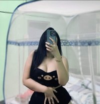 Rubina Karki - puta in Kathmandu