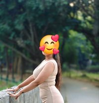 Rubina Singh Cam and real meet - escort in Gurgaon