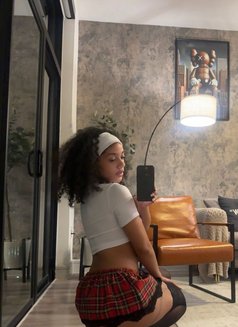 Ruby - puta in Dubai Photo 2 of 3