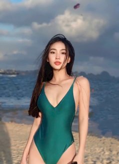 Ruby - escort in Bangkok Photo 1 of 5