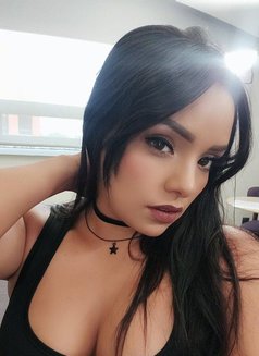 Ruby - puta in Toronto Photo 4 of 5