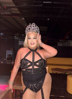 Ruby Grand - Male companion in Manila Photo 2 of 4