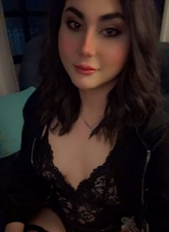 Ruby روبي - Transsexual escort in Dubai Photo 5 of 8