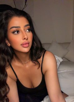 Ruby - puta in Dubai Photo 2 of 5