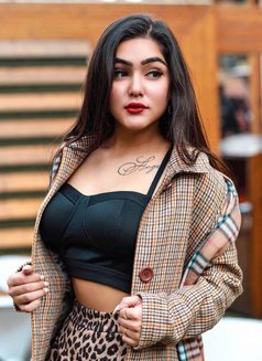 Ruby - puta in Karāchi Photo 3 of 4