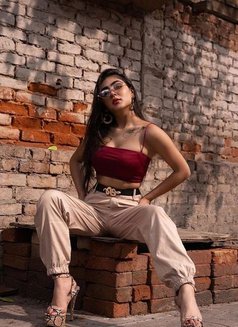 Ruby - puta in Karāchi Photo 4 of 4