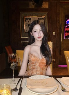 RubyBell - Transsexual escort in Tokyo Photo 1 of 27