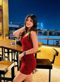 Ruchi Roy - puta in Pune Photo 1 of 1