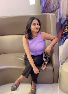 Ruchi Sharma - puta in Noida Photo 4 of 4