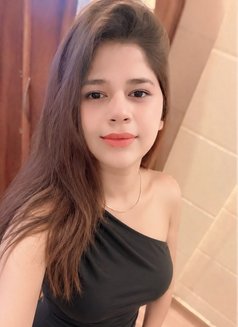 RUCHIKA 70423 ESCORTS 05580 SERVICE - puta in Gurgaon Photo 4 of 12