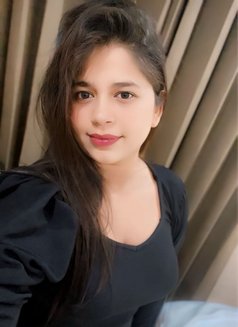 RUCHIKA 70423 ESCORTS 05580 SERVICE - puta in Gurgaon Photo 8 of 12