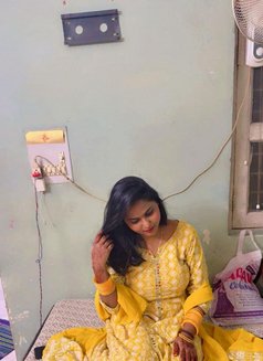 Deepika - puta in Noida Photo 3 of 3