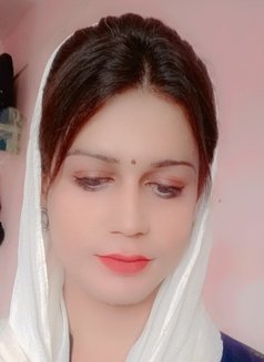 Ruchika - Transsexual escort in New Delhi Photo 3 of 8
