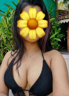 Ruchini Camshow/sexting - puta in Colombo Photo 7 of 9