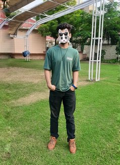 Rudil - Male escort in New Delhi Photo 2 of 5