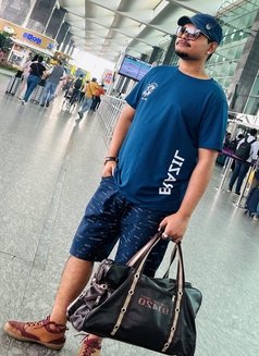 NeilB30 - Acompañantes masculino in Kolkata Photo 8 of 10